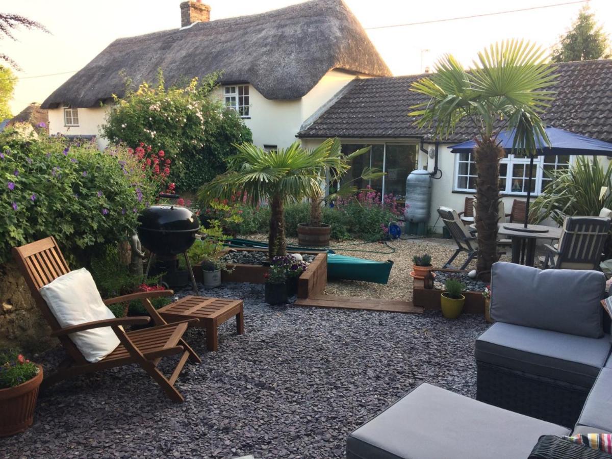 Guest Suite At 31 Little England Milborne Saint Andrew Exteriér fotografie