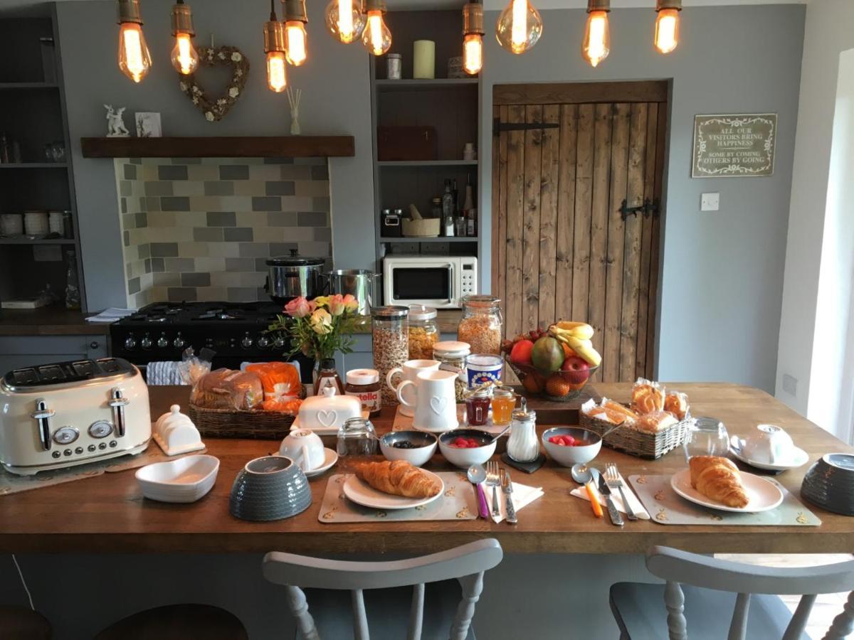Guest Suite At 31 Little England Milborne Saint Andrew Exteriér fotografie
