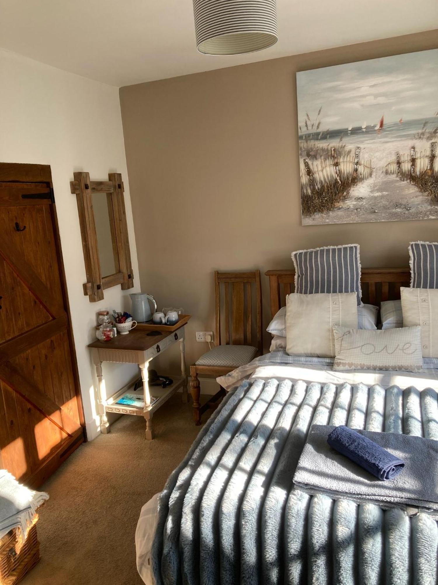 Guest Suite At 31 Little England Milborne Saint Andrew Exteriér fotografie
