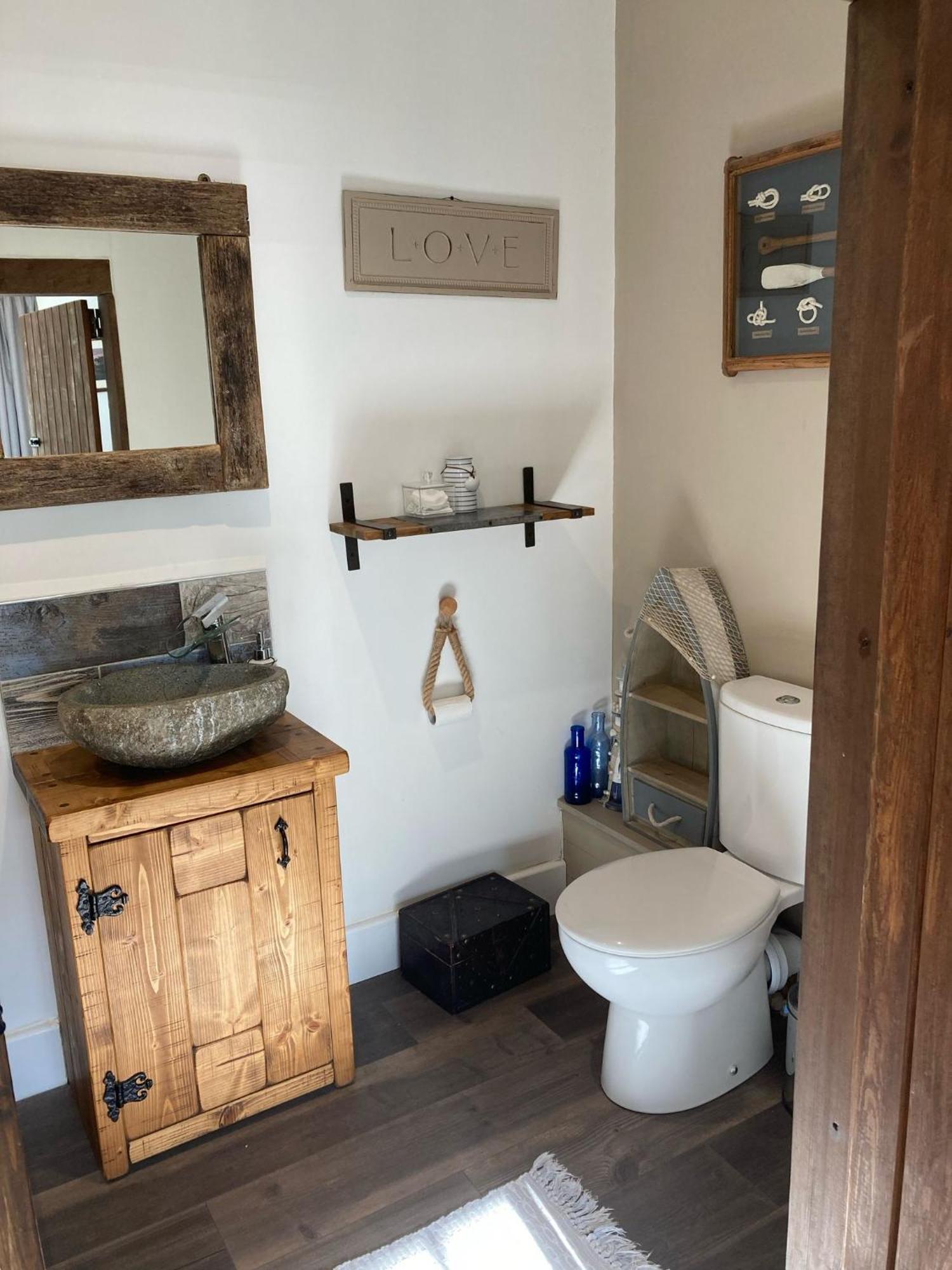 Guest Suite At 31 Little England Milborne Saint Andrew Exteriér fotografie