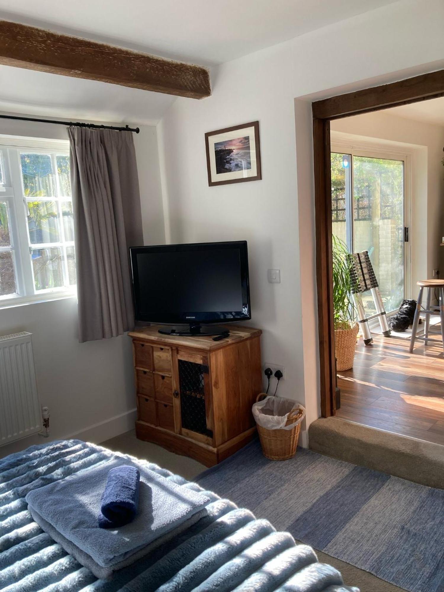Guest Suite At 31 Little England Milborne Saint Andrew Exteriér fotografie