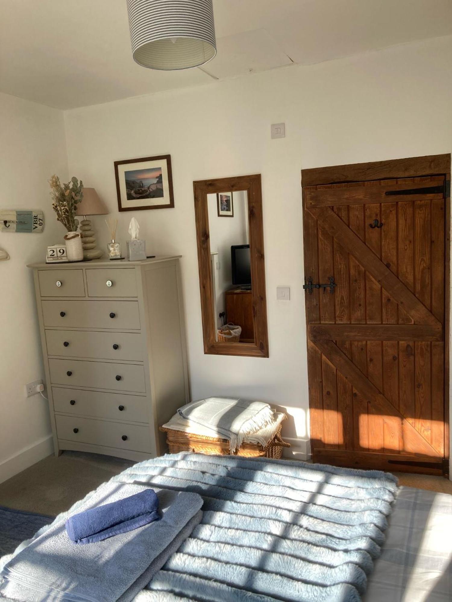 Guest Suite At 31 Little England Milborne Saint Andrew Exteriér fotografie